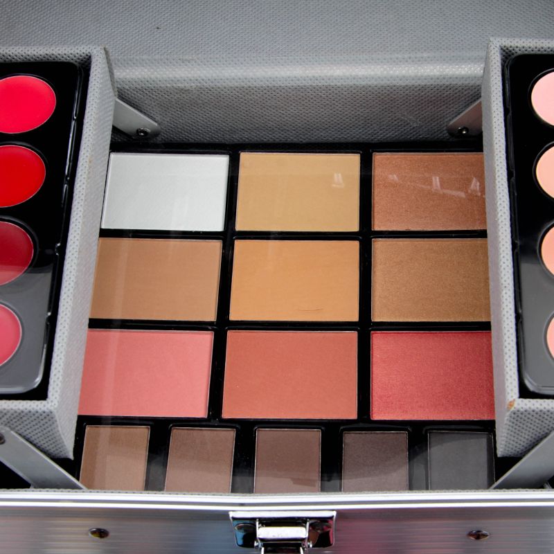 🎨 Miss Rose 132 Color "All-In-One" Professional Makeup Case
